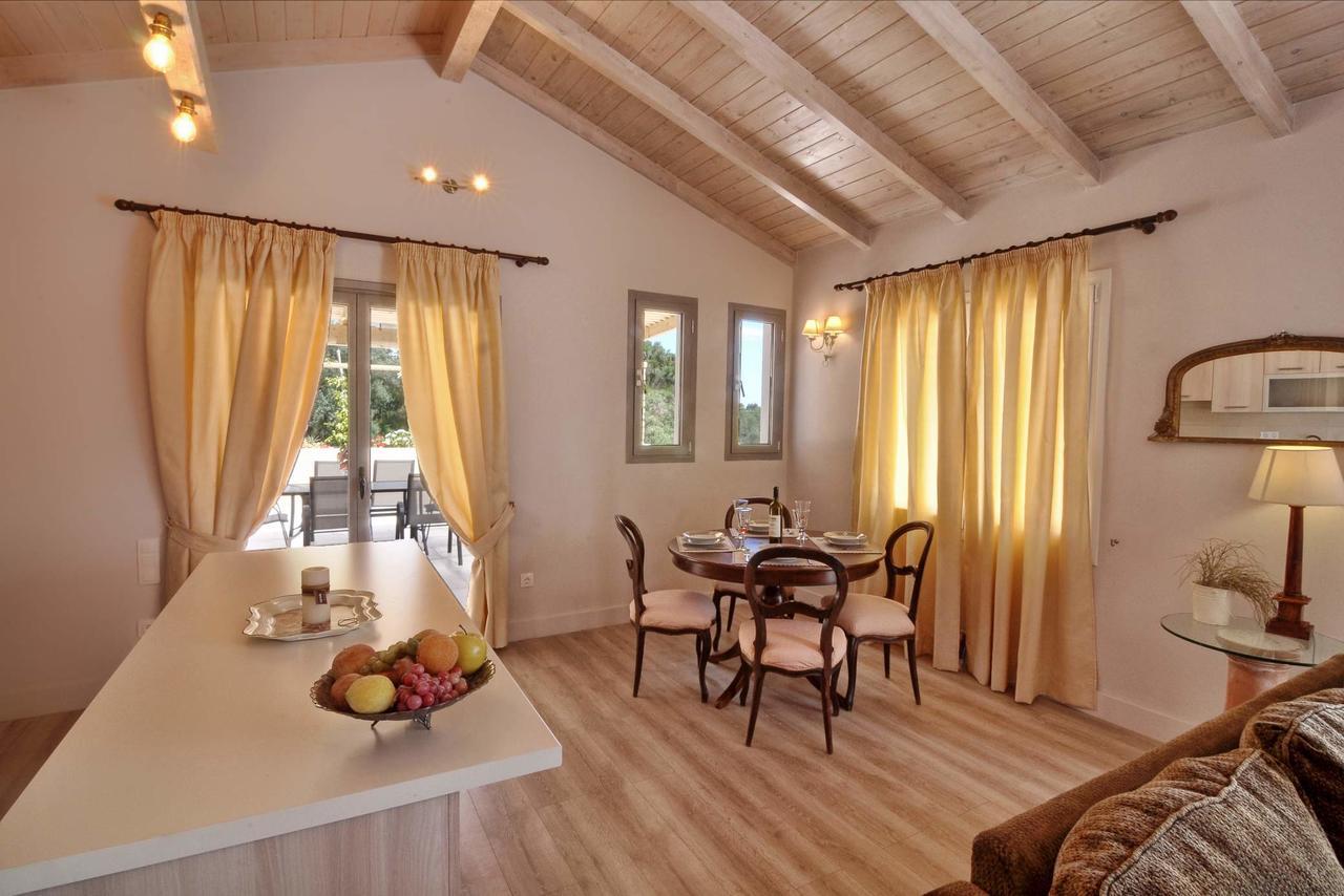 Veroniki Penthouse Deluxe Apartment Agios Ioannis Peristeron  Bagian luar foto
