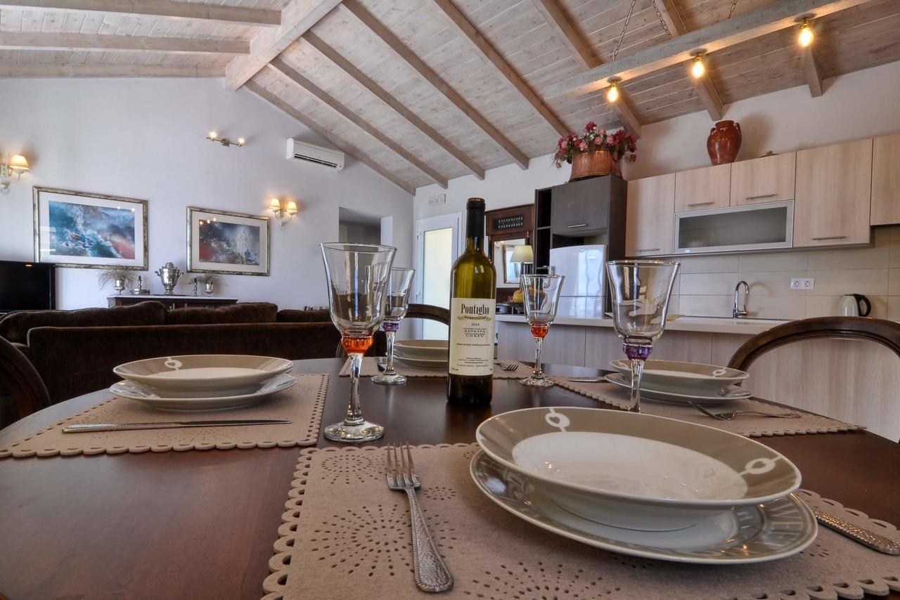 Veroniki Penthouse Deluxe Apartment Agios Ioannis Peristeron  Bagian luar foto