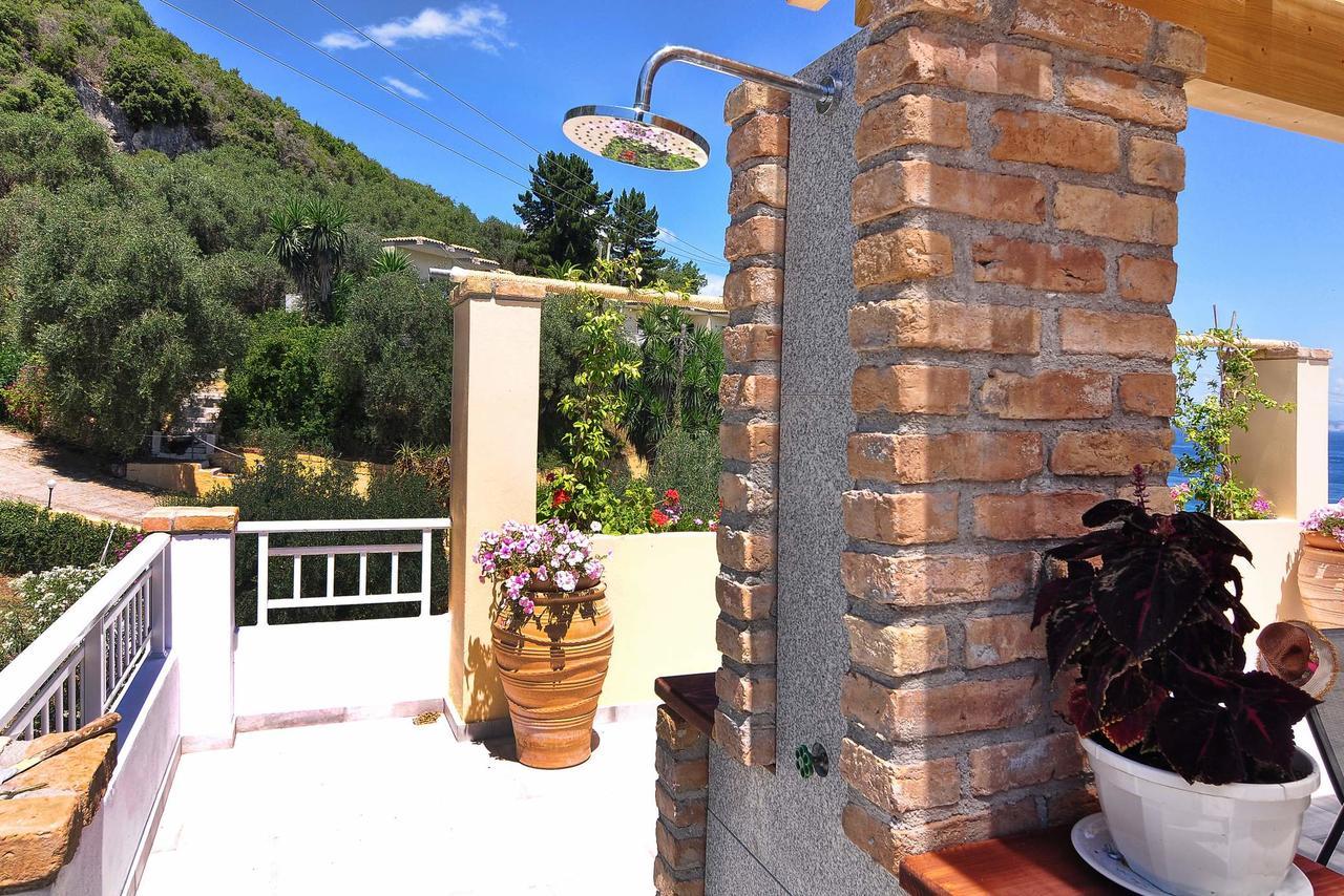 Veroniki Penthouse Deluxe Apartment Agios Ioannis Peristeron  Bagian luar foto