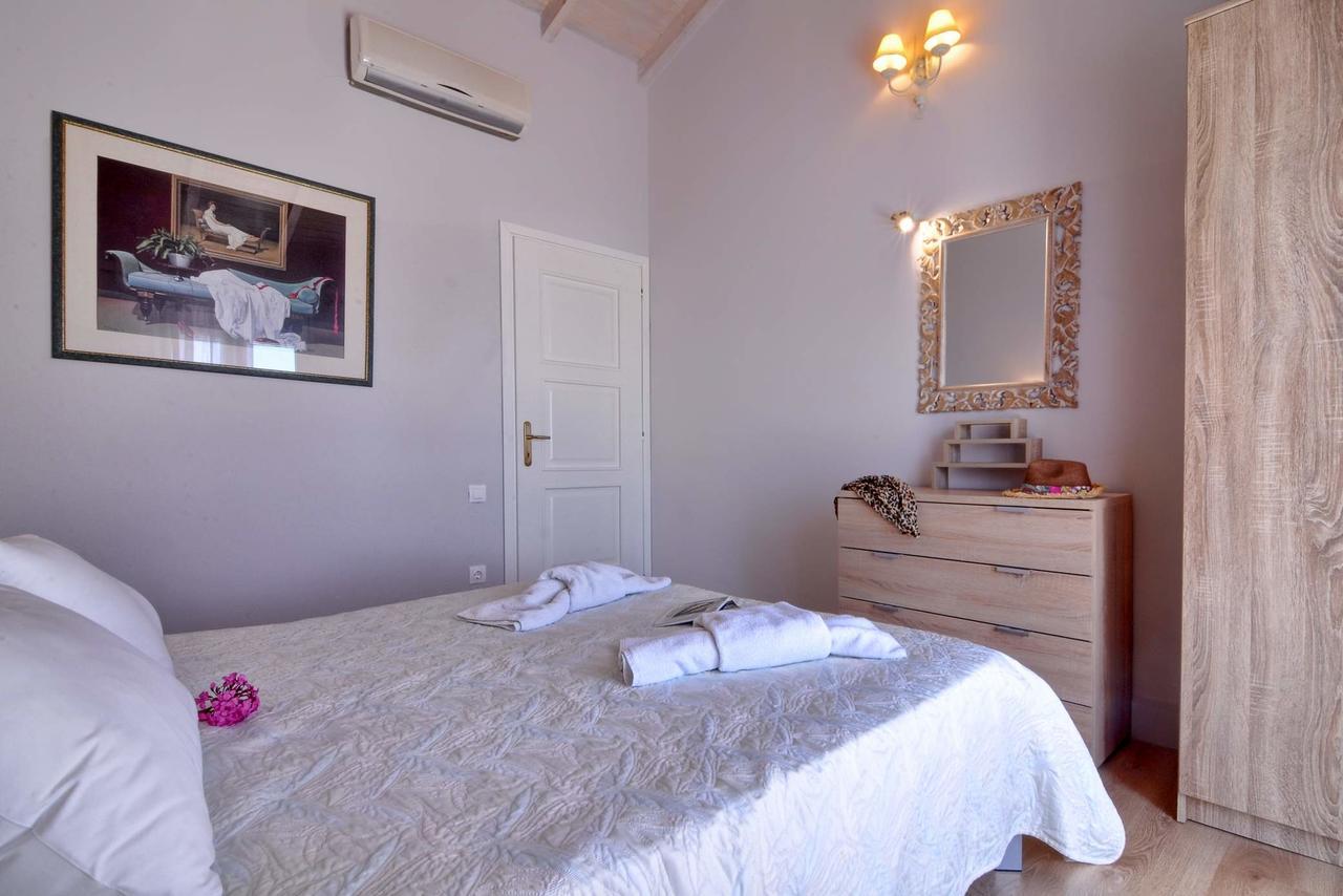 Veroniki Penthouse Deluxe Apartment Agios Ioannis Peristeron  Bagian luar foto