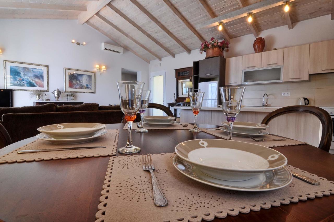 Veroniki Penthouse Deluxe Apartment Agios Ioannis Peristeron  Bagian luar foto